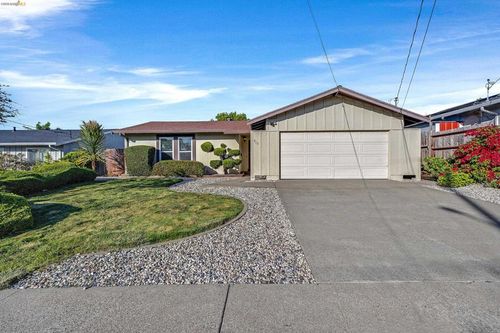 970 Kittery Way, Pinole, CA, 94564-2722 | Card Image