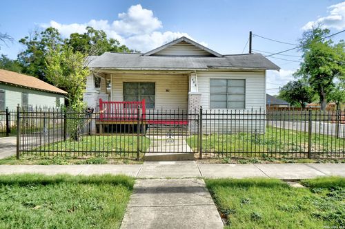 402 Helena St, San Antonio, TX, 78204-2332 | Card Image