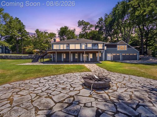 2200 S Long Lake Rd, Fenton, MI, 48430-1458 | Card Image