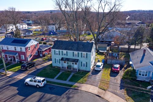 43 Pioneer Cir, Manchester, CT, 06040-4720 | Card Image