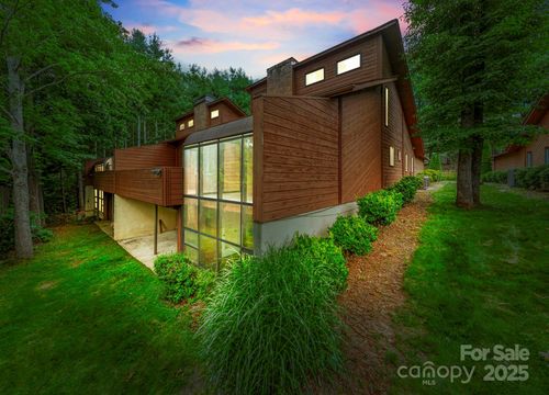 204 Woodfield Dr, Asheville, NC, 28803-8665 | Card Image