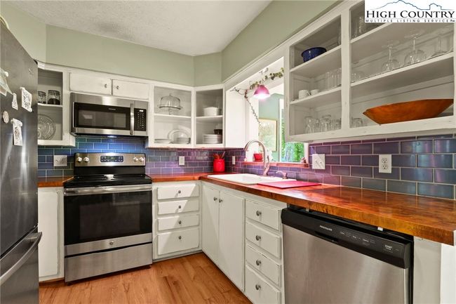 157 Twisted Laurel Ln, House other with 3 bedrooms, 2 bathrooms and null parking in Blowing Rock NC | Image 35