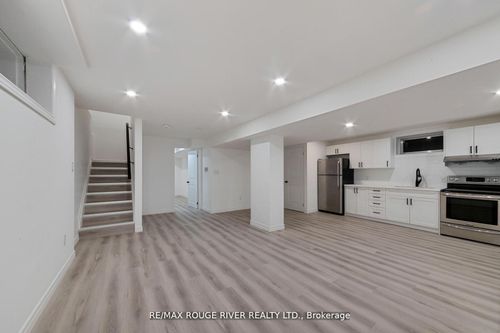 222 B Hibbert Ave, Oshawa, ON, L1J1V3 | Card Image