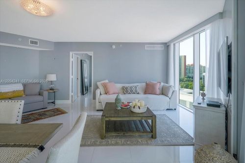 3902-250 Sunny Isles Blvd, Sunny Isles Beach, FL, 33160-4661 | Card Image