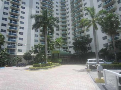 apt-101-3001 S Ocean Dr, Hollywood, FL, 33019-2806 | Card Image