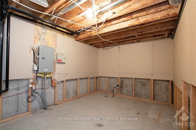 8 Kingsbridge Pvt, House attached with 3 bedrooms, 3 bathrooms and 2 parking in Ottawa ON | Image 28