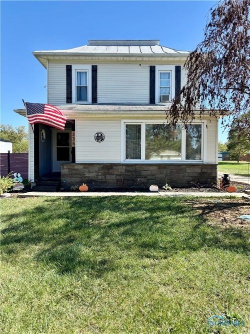 335 Windsor Ln, Gibsonburg, OH, 43431-1464 | Card Image