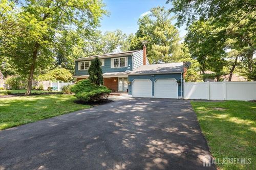 8 Garfield Ct, North Brunswick, NJ, 08902-1006 | Card Image
