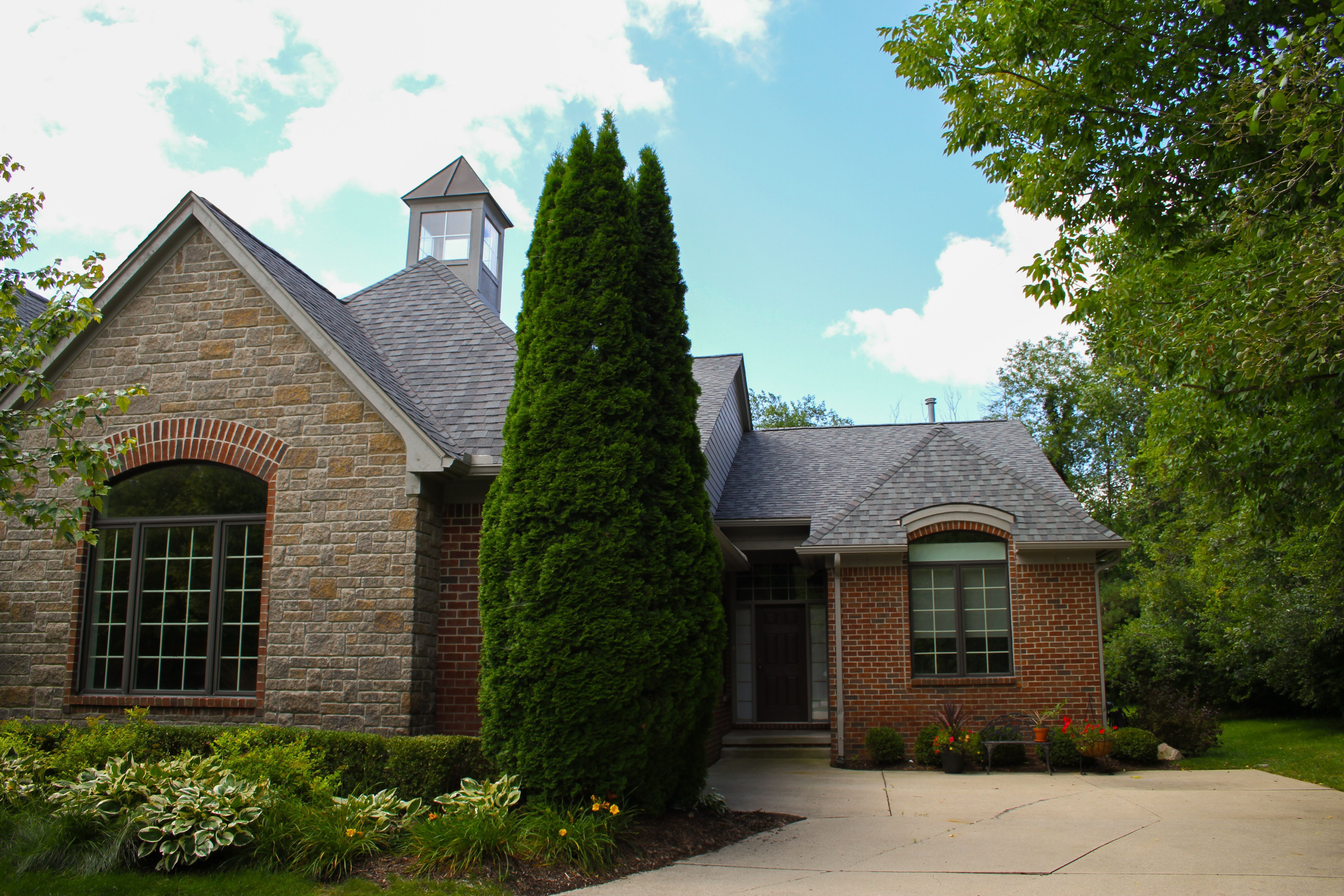 Oakhurst Ridge Rd, Clarkston, MI 48348