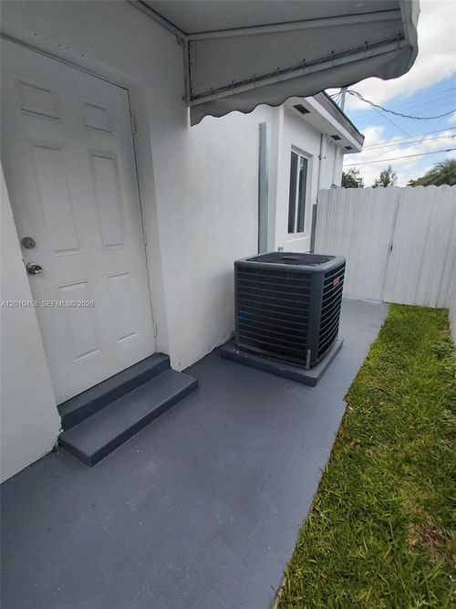 7555 Sw 28th Street Rd, Miami, FL, 33155-2715 | Card Image