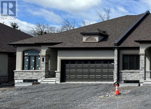 18-99 Cloverleaf Drive, Belleville (Thurlow Ward), ON, K8N4Z5 | Card Image
