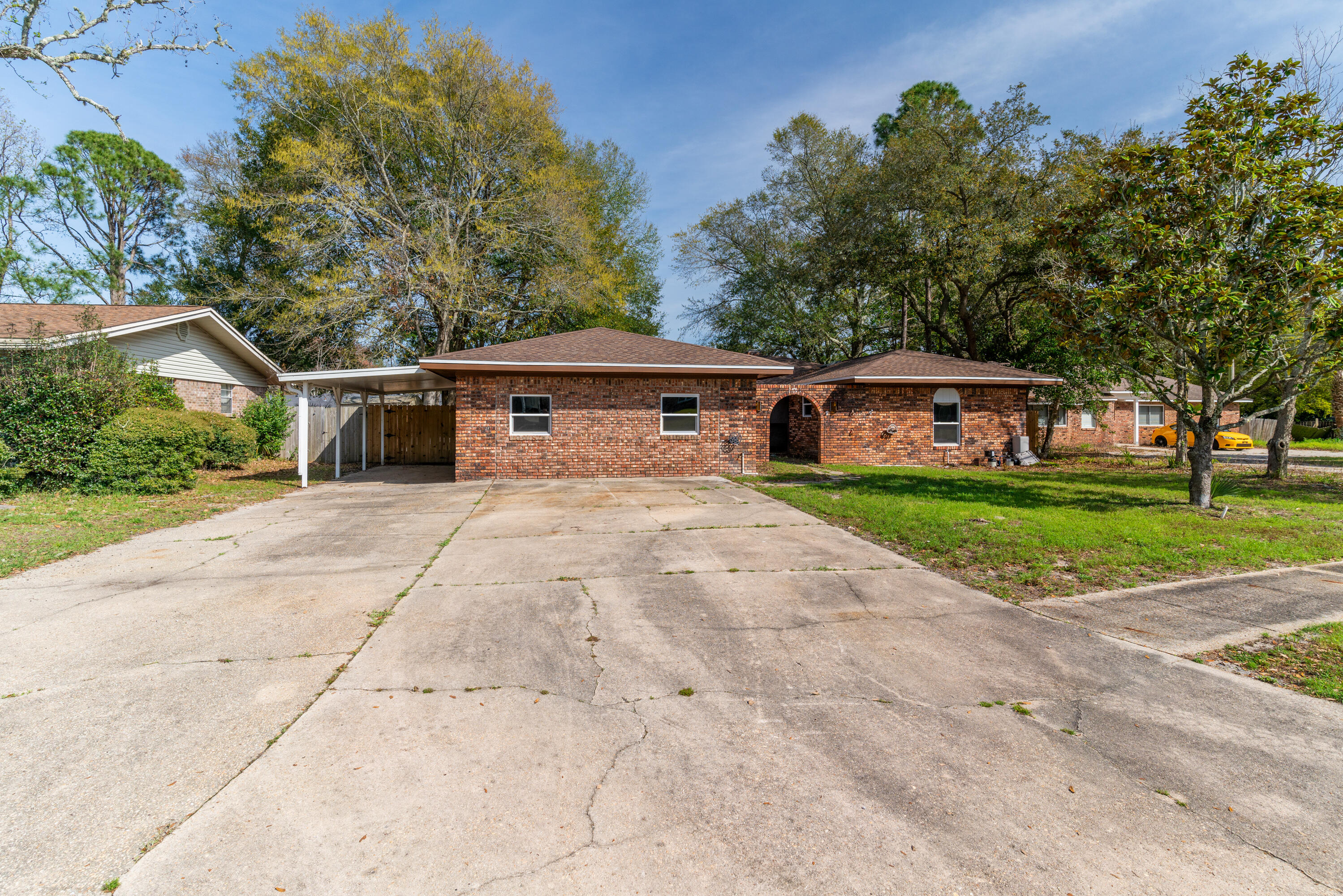 Regency Park Dr, Mary Esther, FL 32569