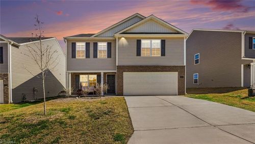 5223 Ironwood Dr, Winston Salem, NC, 27127-7664 | Card Image