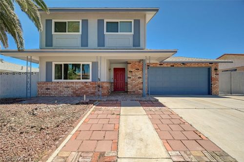4383 Del Santos Dr, Las Vegas, NV, 89121-6647 | Card Image