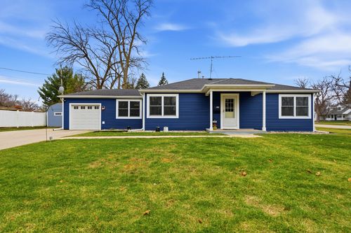 28 Spencer St, Elkhorn, WI, 53121-1664 | Card Image