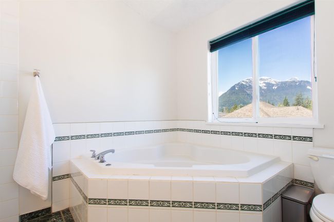2010 Jay Place, House other with 5 bedrooms, 3 bathrooms and 4 parking in Squamish BC | Image 29