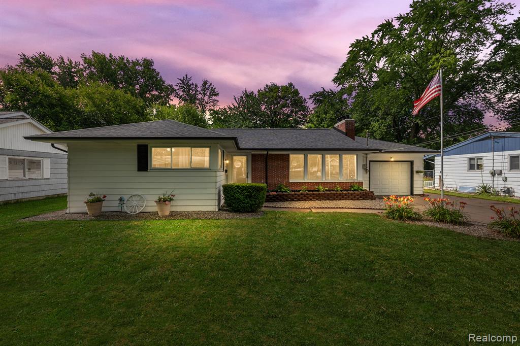 Heather Ln, Saginaw, MI 48602