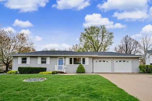 1935 Fairmeadows Ct, Bettendorf, IA, 52722-3838 | Card Image
