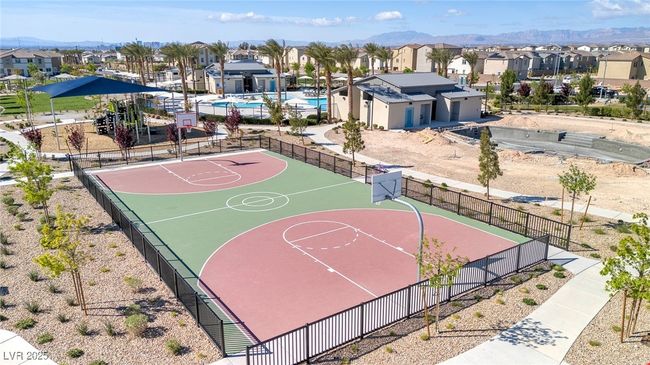 6804 Surf Green Ct, Townhouse with 3 bedrooms, 3 bathrooms and null parking in North Las Vegas NV | Image 5