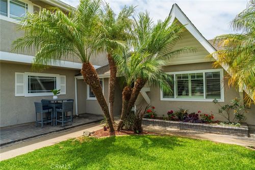 17661 Still Harbor Ln, Huntington Beach, CA, 92647-6436 | Card Image