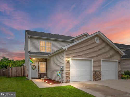 30 Beaulah Ct, Bunker Hill, WV, 25413-1504 | Card Image