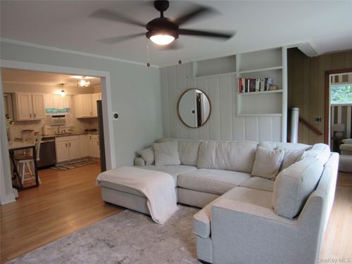 30 Craigville Rd, Goshen, NY, 10924-2636 | Card Image