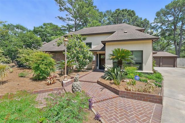Other home features include: Fresh landscaping (2025), some Pella double pane fiberglass windows (14 installed in 2014), Roof (2015-Lux 50 yr warranty), AC (2017), water heater (2015) and much much more! | Image 37