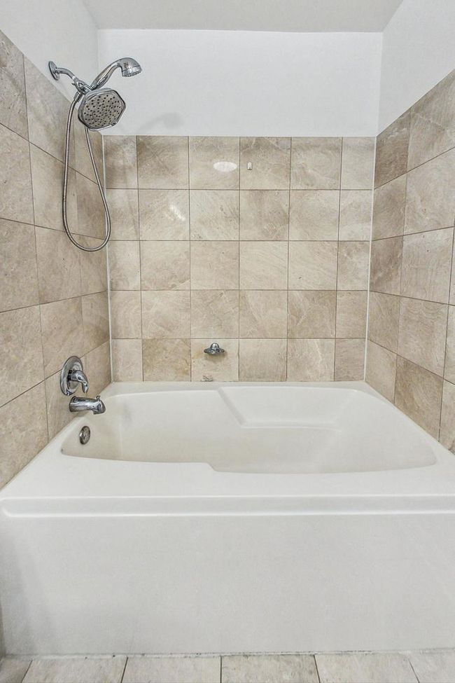 UNIT-1405 - 450 E Waterside Dr, Condo with 1 bedrooms, 1 bathrooms and 1 parking in Chicago IL | Image 18