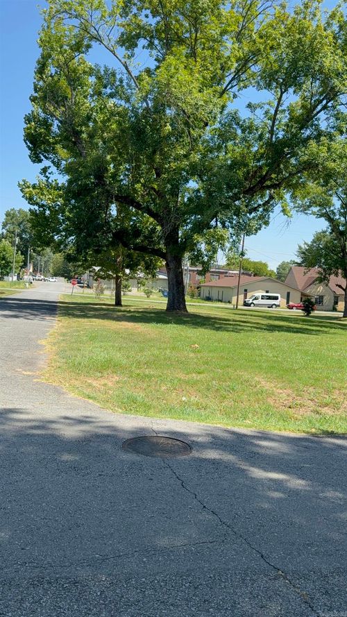 200 S Plum St, Perryville, AR, 72126-9083 | Card Image
