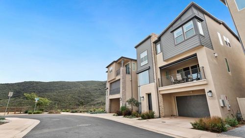 15681 Rennyson Way, San Diego, CA, 92127-5112 | Card Image