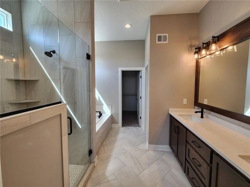 24953 W 145th St, Olathe, KS, 66061-5209 | Card Image