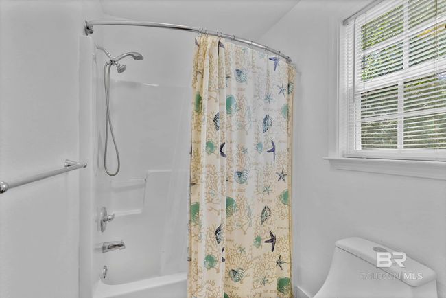 Master Bathroom | Image 28