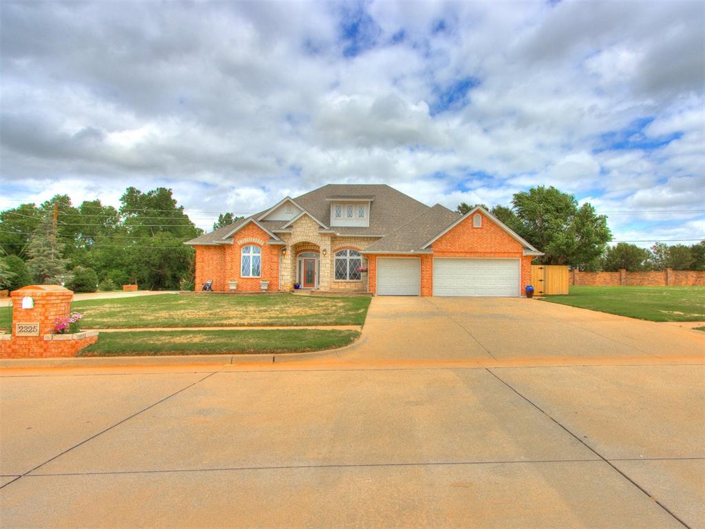 Mickey Dr, Mustang, OK 73064