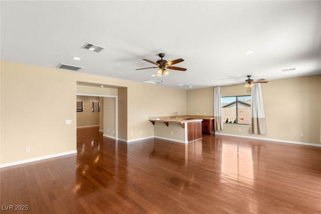 17 Morninglow Pass, House other with 4 bedrooms, 4 bathrooms and null parking in Henderson NV | Image 35