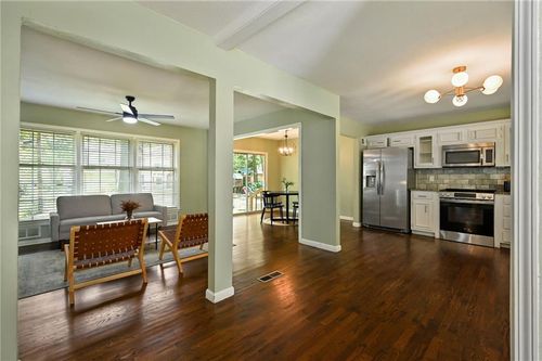 10419 College Ave, Kansas City, MO, 64137-1529 | Card Image