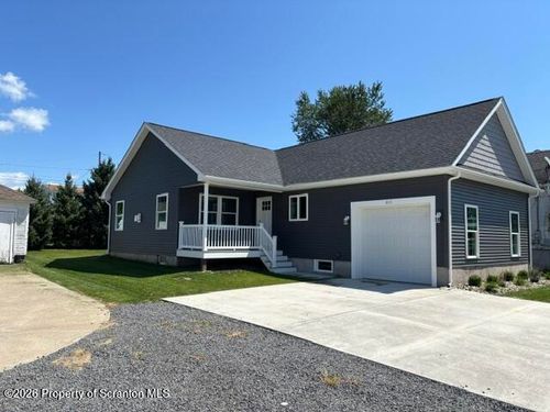 811 Goodman Street, Throop, PA, 18512 | Card Image