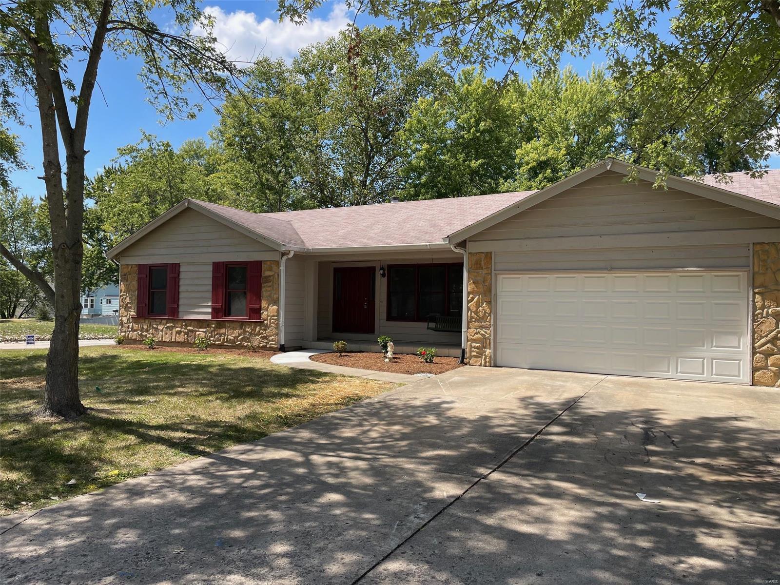 Yosemite Ct, Saint Peters, MO 63376