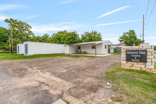 201 E Navarro Ave, De Leon, TX, 76444-1155 | Card Image
