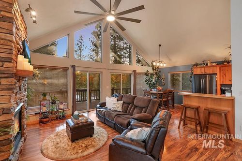 3907 Yarrow Dr, New Meadows, ID, 83654-7739 | Card Image