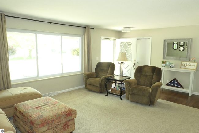 1502 Greenbriar St, House other with 4 bedrooms, 2 bathrooms and null parking in Mt. Pleasant MI | Image 4