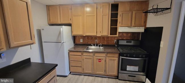 206 Farnsworth Ave, Townhouse with 2 bedrooms, 2 bathrooms and null parking in BORDENTOWN NJ | Image 7