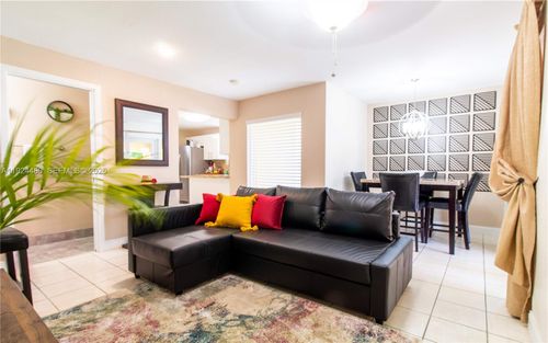 3-985 Sw 10th St, MIAMI, FL, 33130-3738 | Card Image