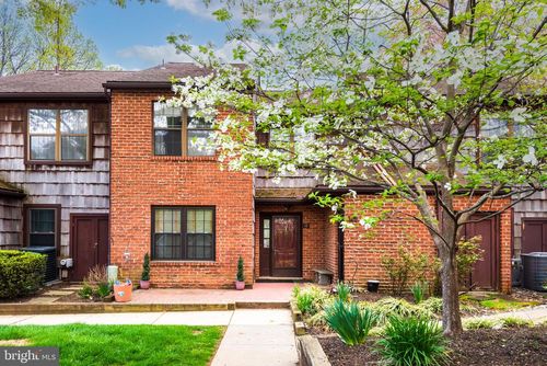 18 Witherspoon Ct, CHESTERBROOK, PA, 19087-1206 | Card Image