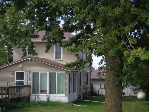 2301 Grant Avenue, Independence, IA, 50644 | Card Image