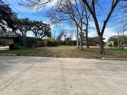 1700 Florida St, Baytown, TX, 77520-6308 | Card Image