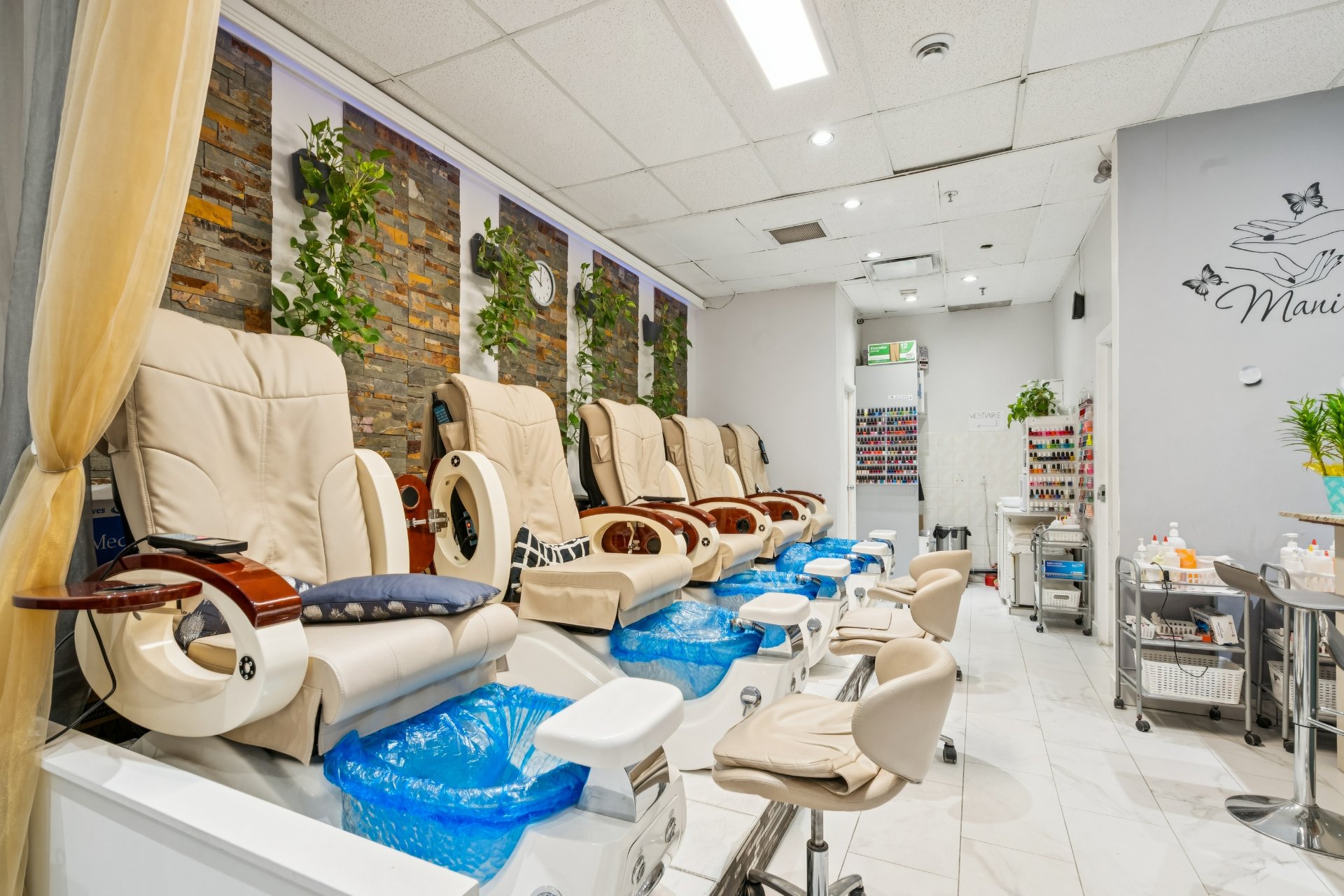 Commercial Sale in Longueuil (Le Vieux-Longueuil)