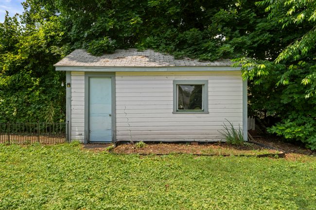 136 Bloomfield Ave, House other with 3 bedrooms, 2 bathrooms and 3 parking in Windsor CT | Image 33