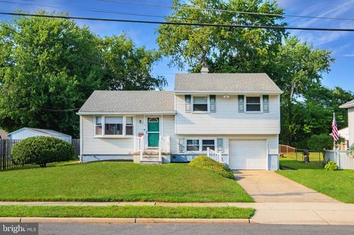3 Glenwood Rd, LUMBERTON, NJ, 08048-3403 | Card Image