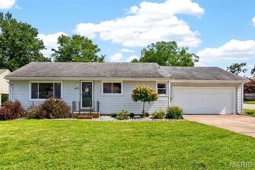 402 Rose Dr, Saint Charles, MO, 63301-1737 | Card Image