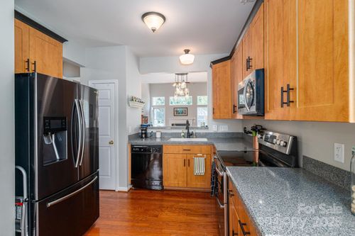 1648 Backcreek Ln, Gastonia, NC, 28054-5871 | Card Image